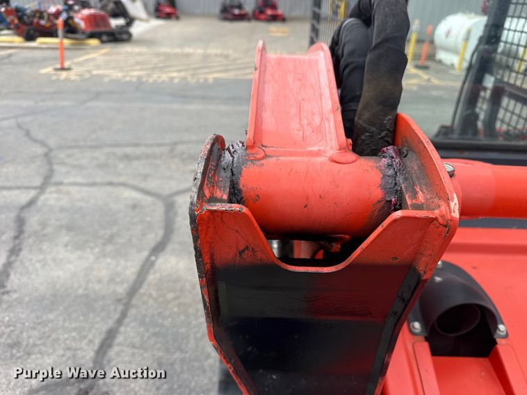 image for item DO8492 2019 Kubota SVL65-2 tracked skid steer loader