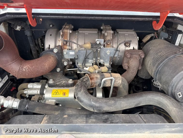 image for item DO8492 2019 Kubota SVL65-2 tracked skid steer loader