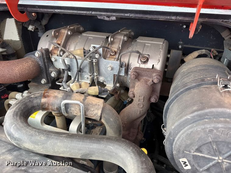 image for item DO8492 2019 Kubota SVL65-2 tracked skid steer loader