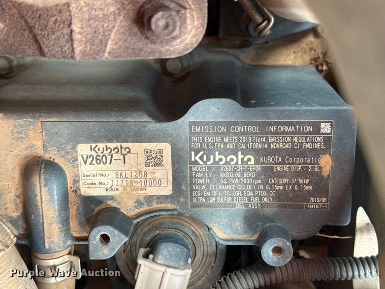 image for item DO8492 2019 Kubota SVL65-2 tracked skid steer loader