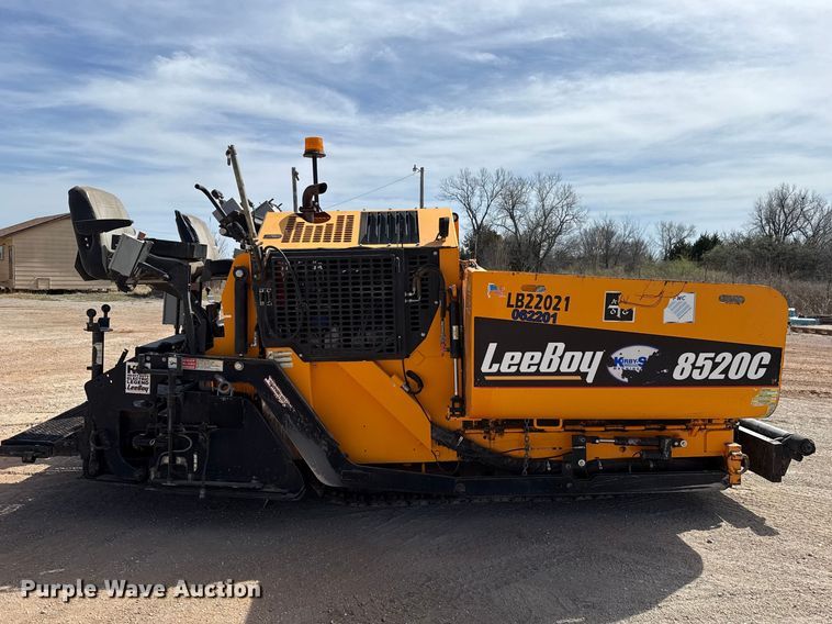 image for item DR0984 LeeBoy 8520C paver