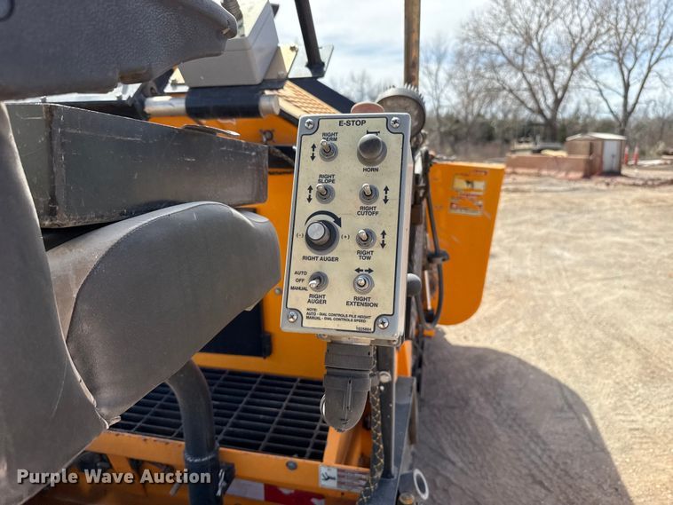 image for item DR0984 LeeBoy 8520C paver