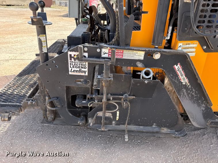 image for item DR0984 LeeBoy 8520C paver