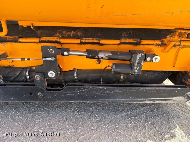 image for item DR0984 LeeBoy 8520C paver