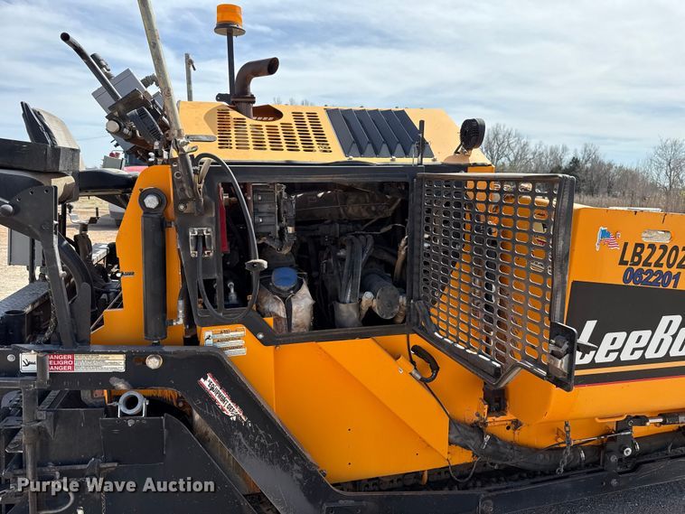 image for item DR0984 LeeBoy 8520C paver