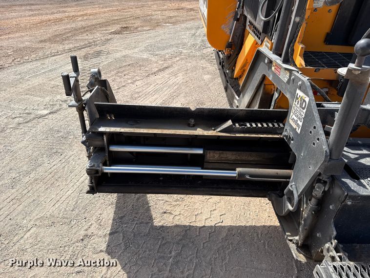 image for item DR0984 LeeBoy 8520C paver