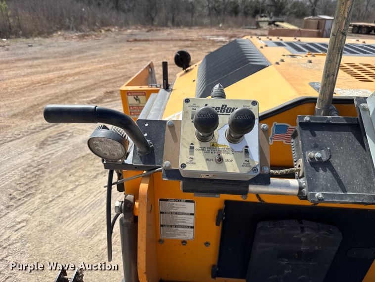 image for item DR0984 LeeBoy 8520C paver