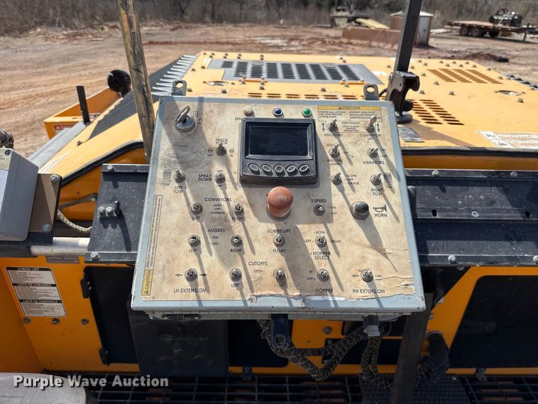 image for item DR0984 LeeBoy 8520C paver