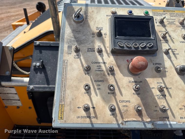 image for item DR0984 LeeBoy 8520C paver