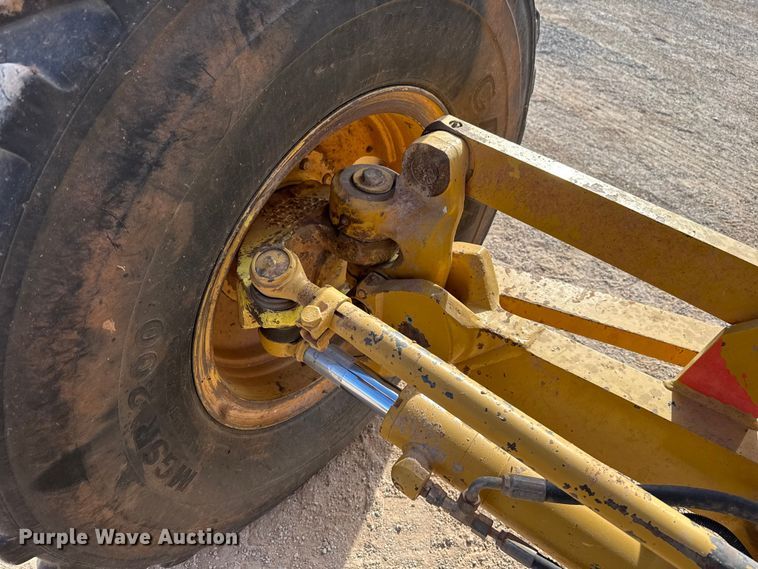 image for item DR0985 2012 Caterpillar 140M2 motor grader