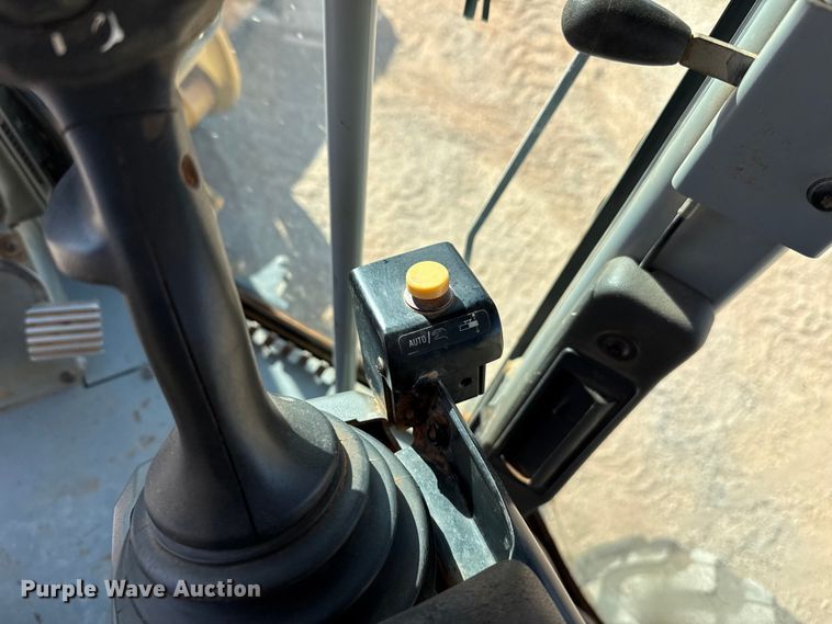 image for item DR0985 2012 Caterpillar 140M2 motor grader