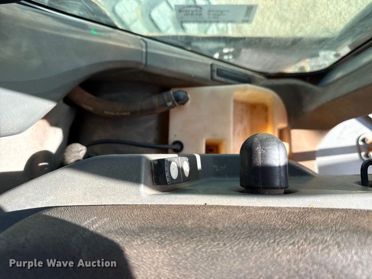 image for item DR0985 2012 Caterpillar 140M2 motor grader