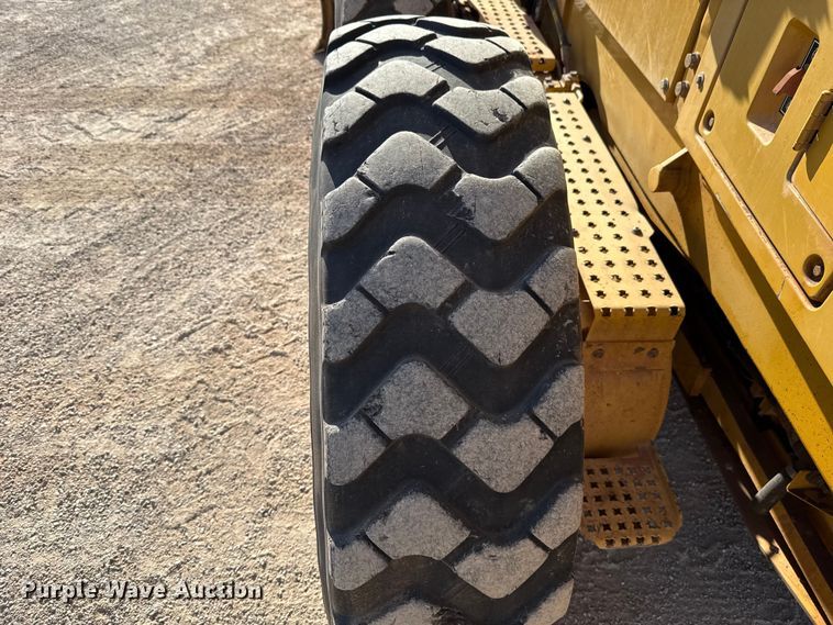 image for item DR0985 2012 Caterpillar 140M2 motor grader