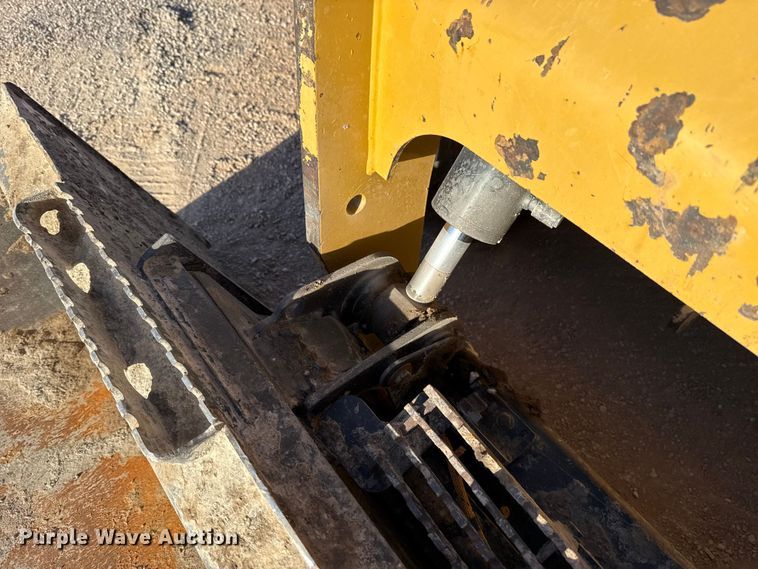 image for item DR0986 2019 Caterpillar 246D3 skid steer loader