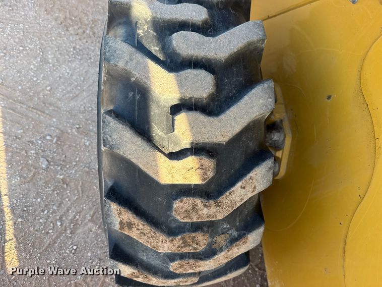 image for item DR0986 2019 Caterpillar 246D3 skid steer loader