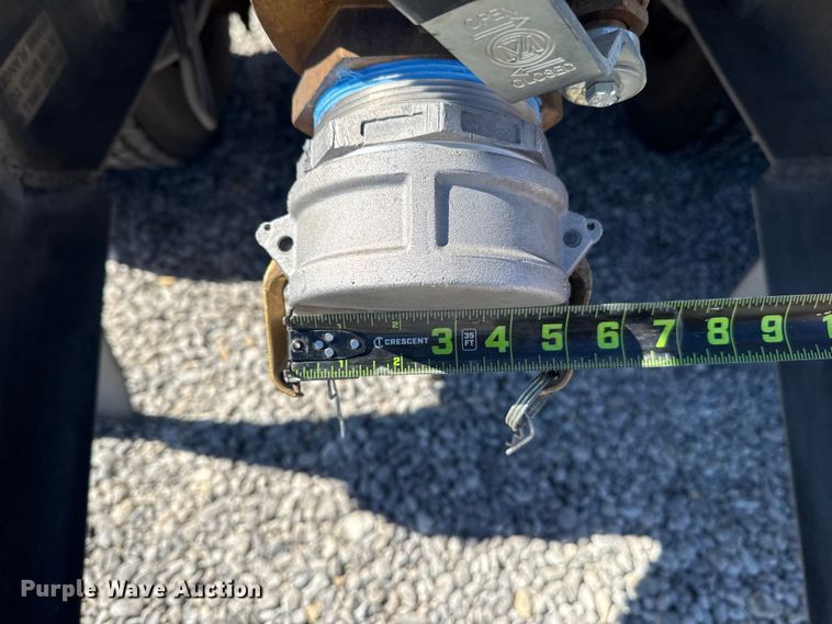 image for item DR0988 2007 International 4300 vacuum truck