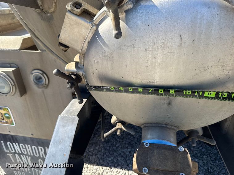 image for item DR0988 2007 International 4300 vacuum truck