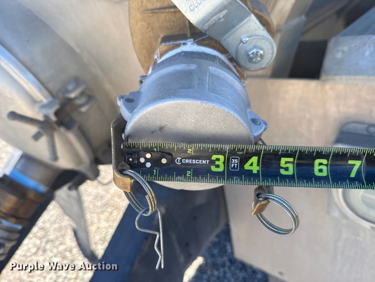 image for item DR0988 2007 International 4300 vacuum truck