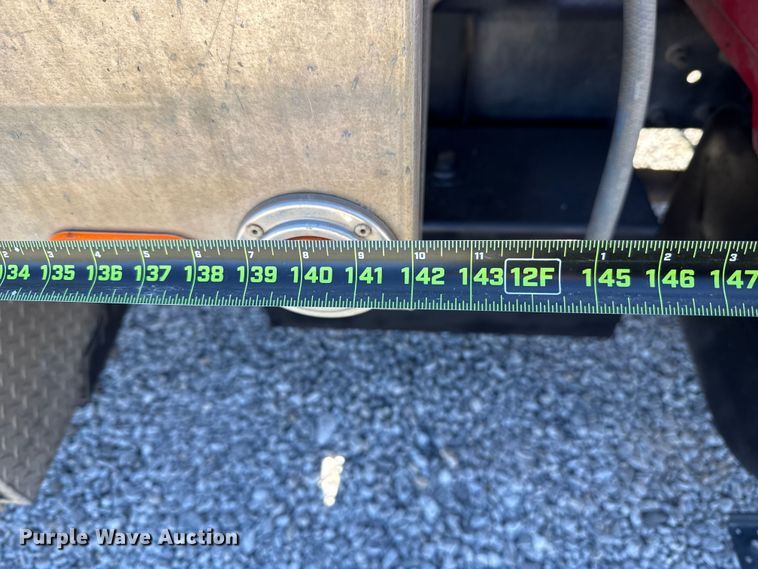 image for item DR0988 2007 International 4300 vacuum truck