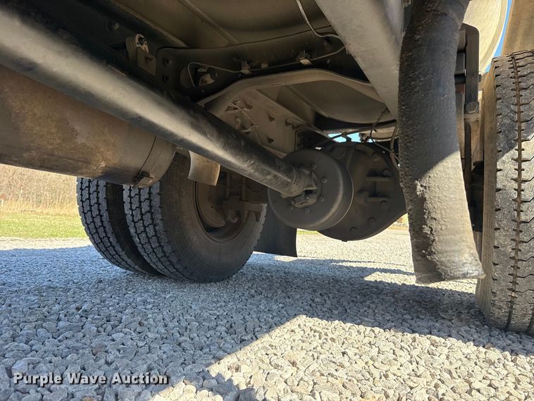 image for item DR0988 2007 International 4300 vacuum truck