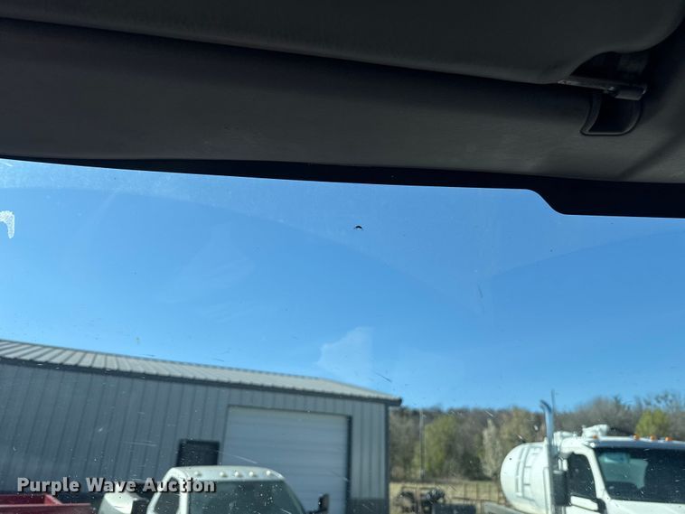 image for item DR0988 2007 International 4300 vacuum truck