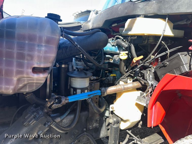 image for item DR0988 2007 International 4300 vacuum truck