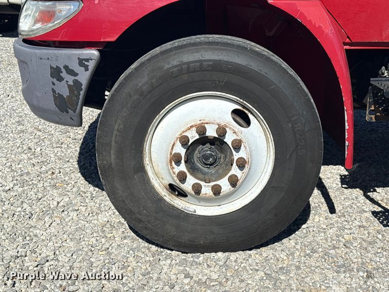 image for item DR0988 2007 International 4300 vacuum truck