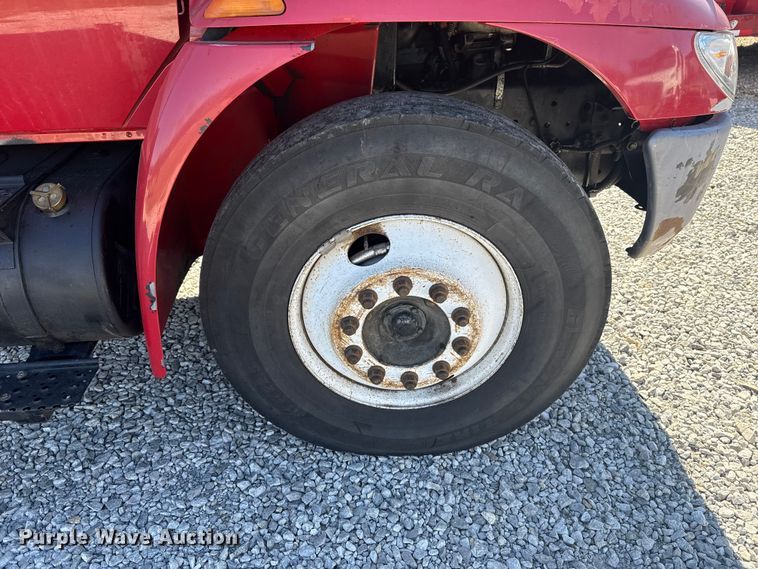 image for item DR0988 2007 International 4300 vacuum truck