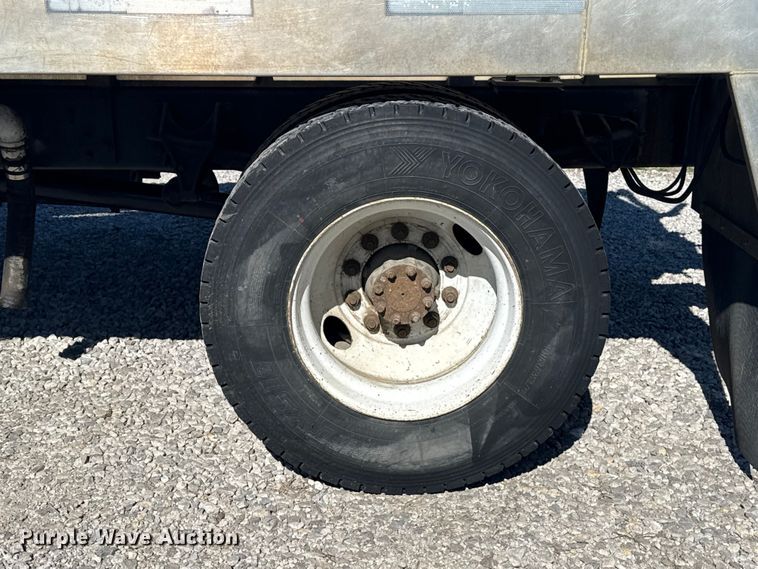 image for item DR0988 2007 International 4300 vacuum truck