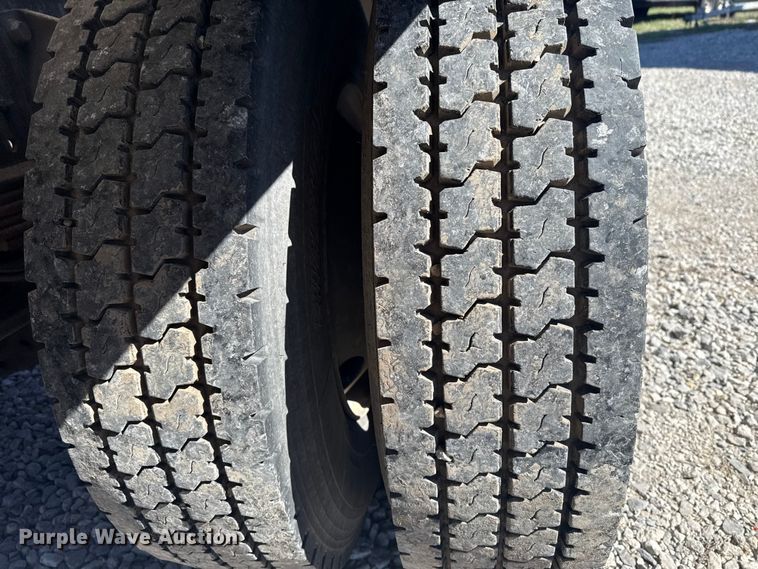 image for item DR0988 2007 International 4300 vacuum truck