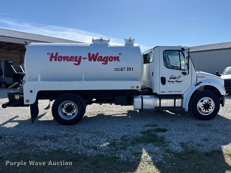 image for item DR0989 2007 Freightliner Business Class M2 vacuum truck