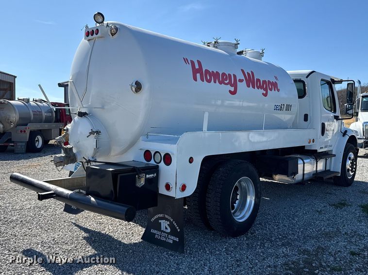 image for item DR0989 2007 Freightliner Business Class M2 vacuum truck