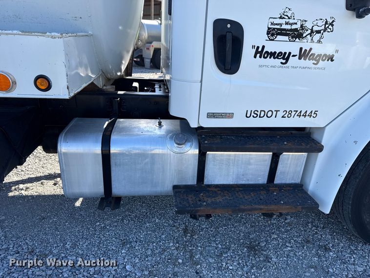 image for item DR0989 2007 Freightliner Business Class M2 vacuum truck