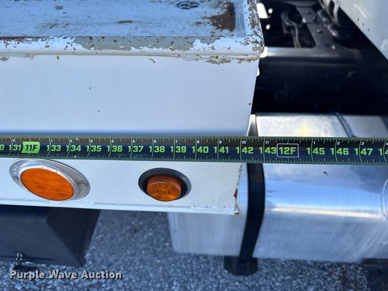 image for item DR0989 2007 Freightliner Business Class M2 vacuum truck