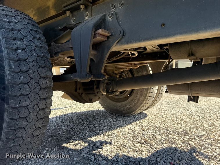 image for item DR0989 2007 Freightliner Business Class M2 vacuum truck