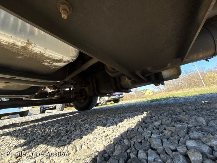 image for item DR0989 2007 Freightliner Business Class M2 vacuum truck