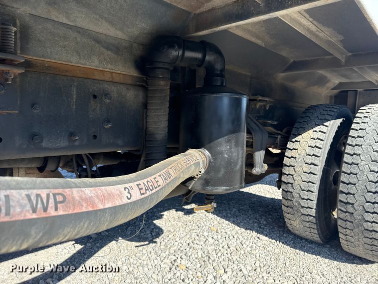 image for item DR0989 2007 Freightliner Business Class M2 vacuum truck