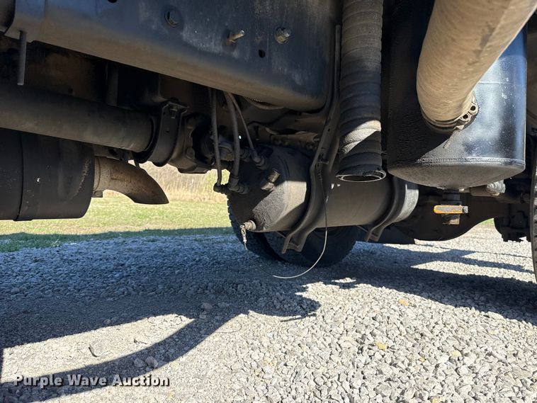 image for item DR0989 2007 Freightliner Business Class M2 vacuum truck