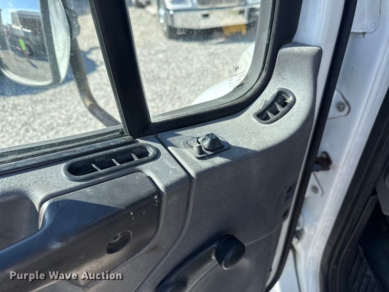 image for item DR0989 2007 Freightliner Business Class M2 vacuum truck