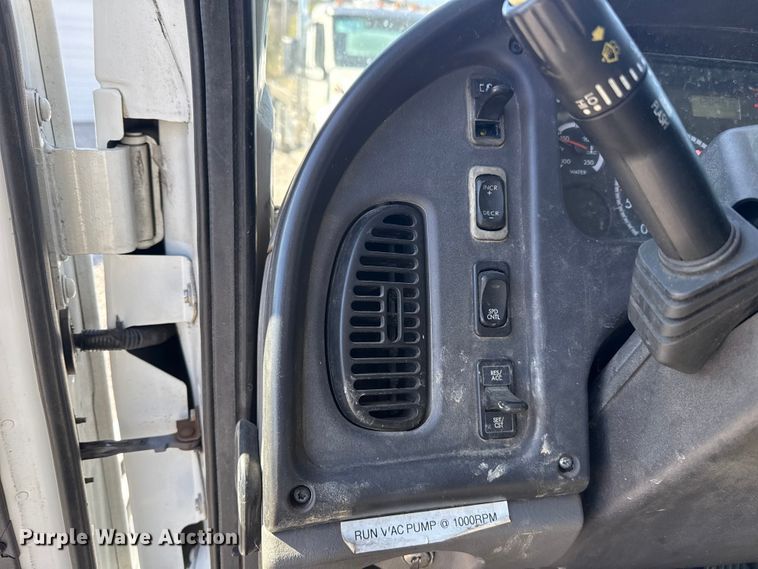 image for item DR0989 2007 Freightliner Business Class M2 vacuum truck