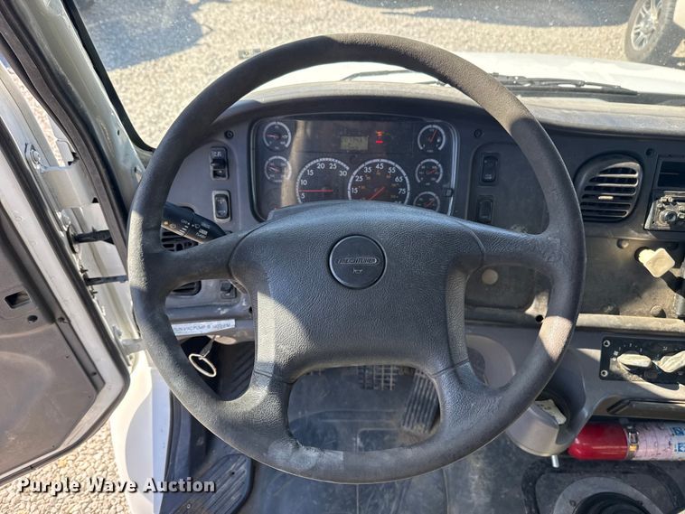 image for item DR0989 2007 Freightliner Business Class M2 vacuum truck