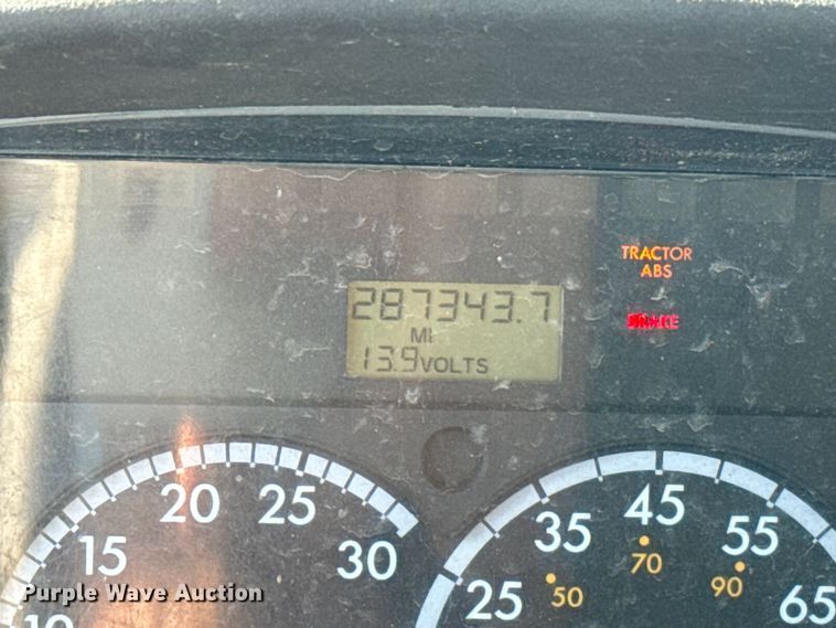 image for item DR0989 2007 Freightliner Business Class M2 vacuum truck