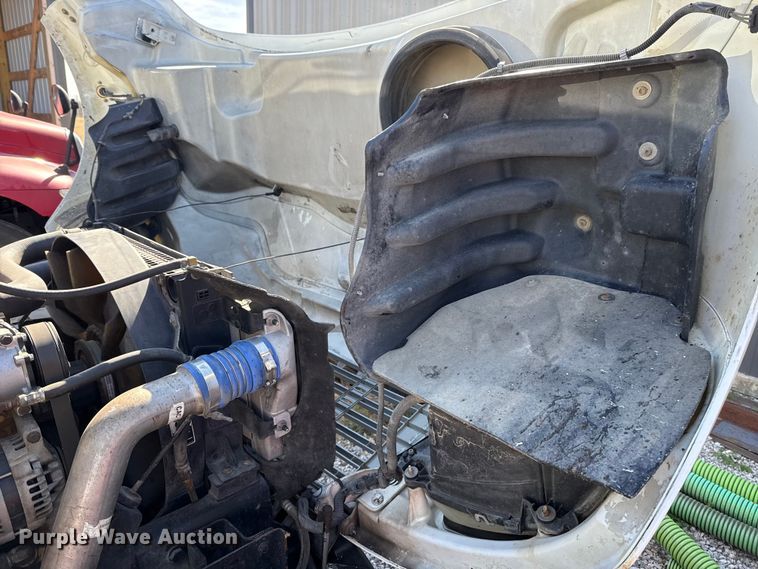 image for item DR0989 2007 Freightliner Business Class M2 vacuum truck