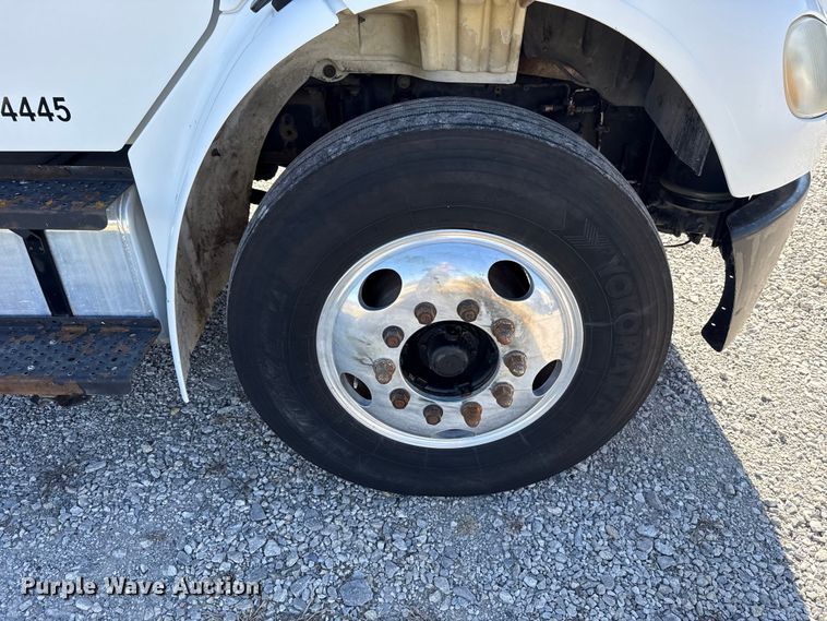 image for item DR0989 2007 Freightliner Business Class M2 vacuum truck