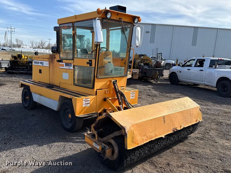 image for item DR1008 Rosco 4930 broom