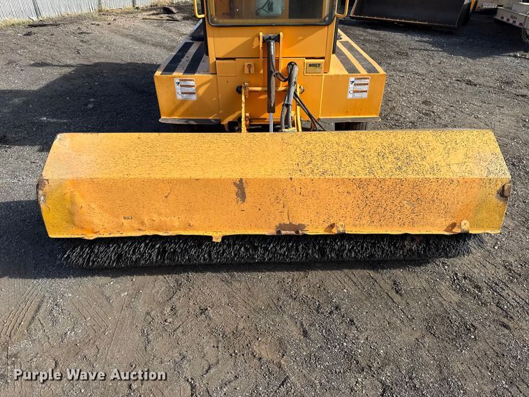 image for item DR1008 Rosco 4930 broom