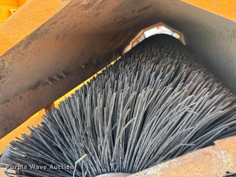 image for item DR1008 Rosco 4930 broom