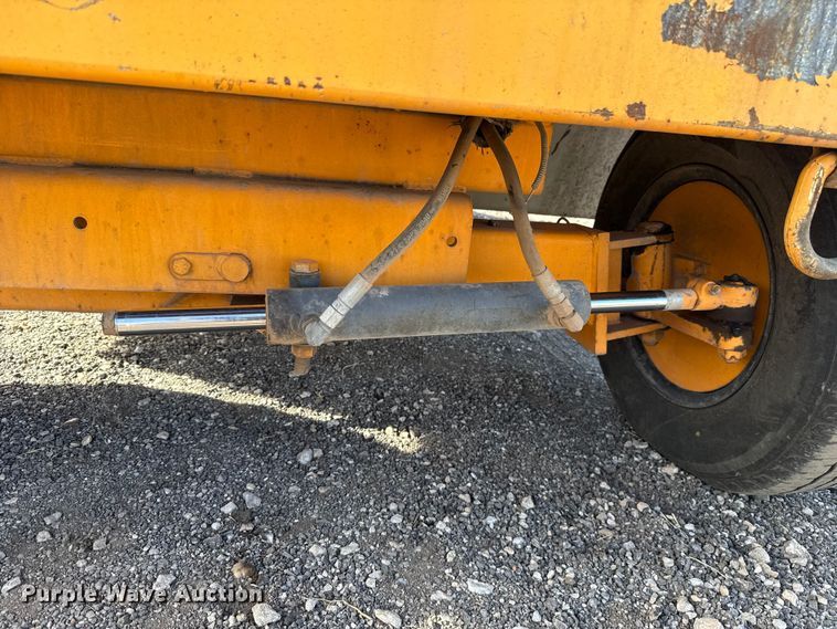 image for item DR1008 Rosco 4930 broom