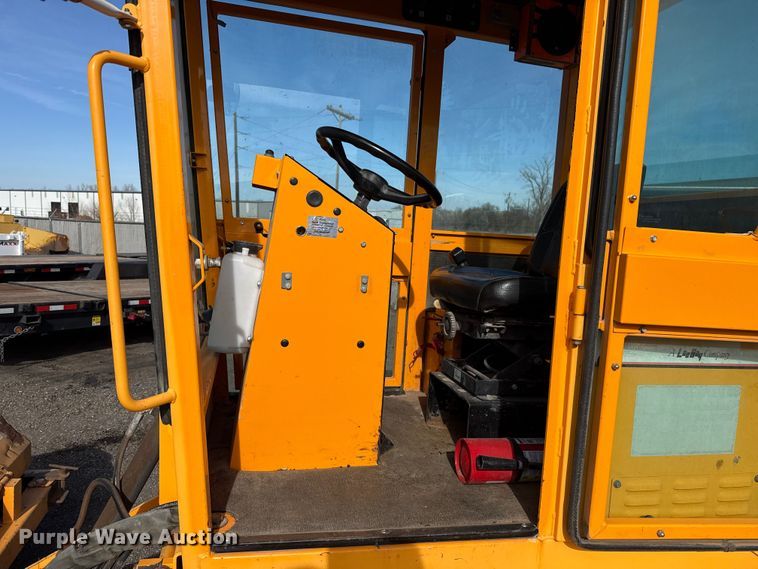 image for item DR1008 Rosco 4930 broom