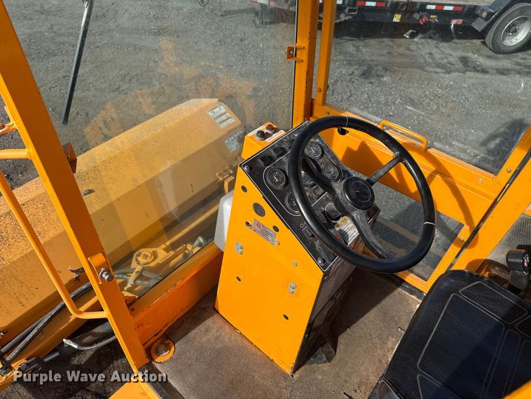 image for item DR1008 Rosco 4930 broom